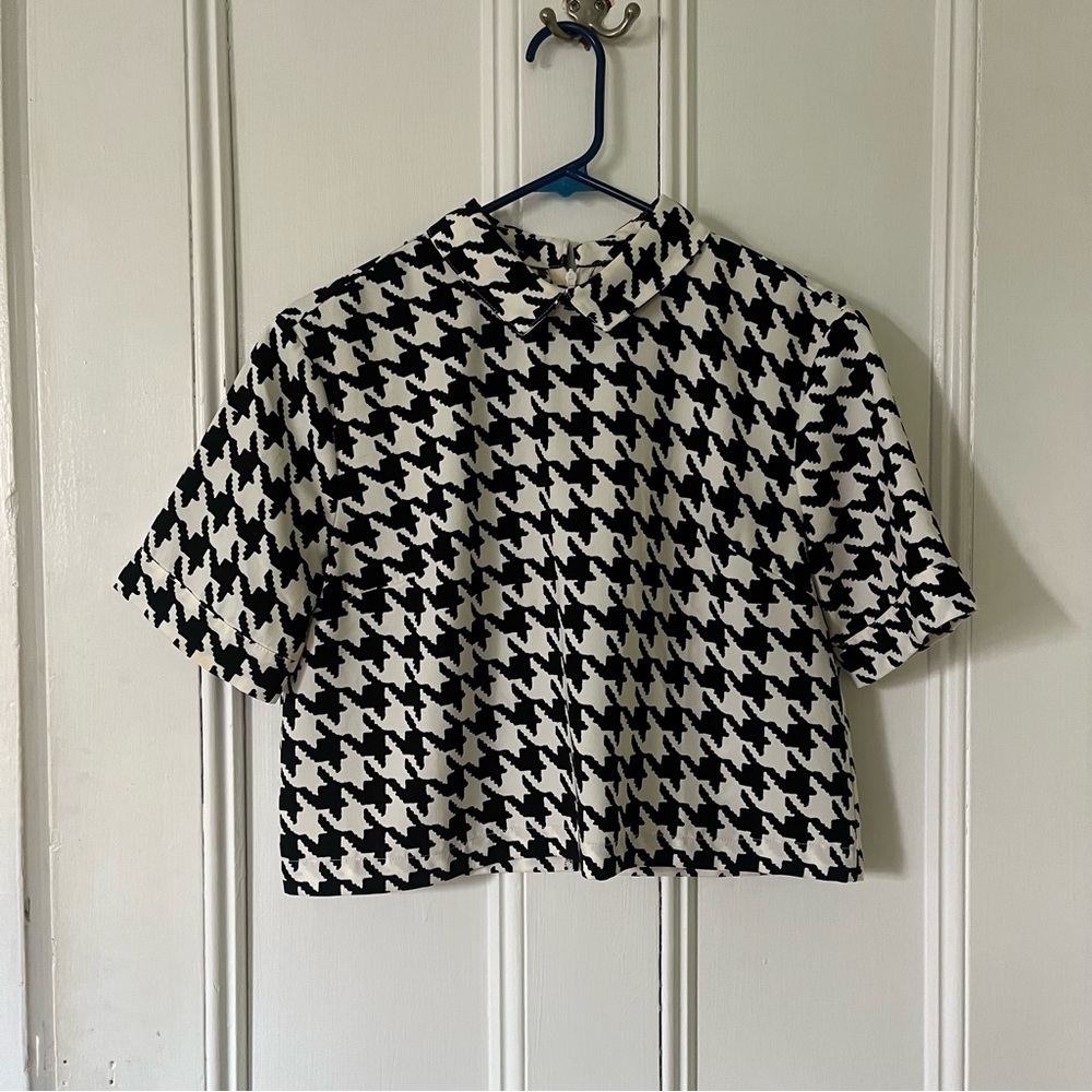 black and white houndstooth crop top